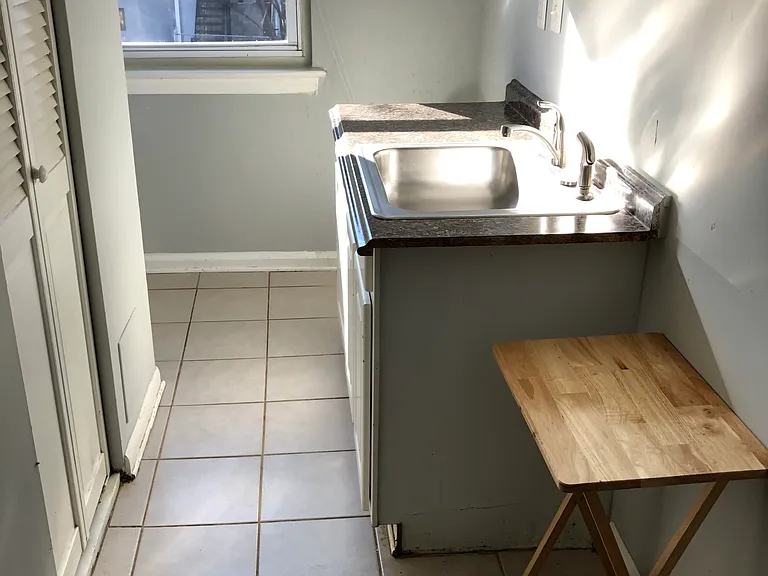 1120 Holbrook Ter NE #4 — Photo 7