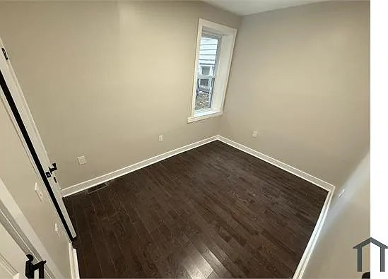 2 Bedrooms at 190 N Park St #1, East Orange NJ — photo 3