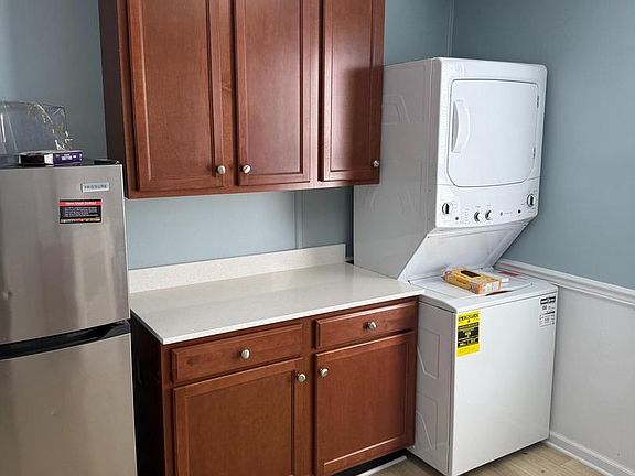 2nd image of 301 Washington St #1