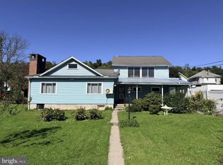 519 W 4th St, Lewistown, PA 17044