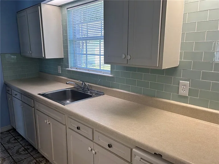 725 Oakwood Dr — Photo 25