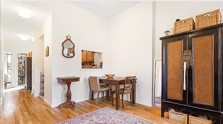 Rented by R New York | media 17