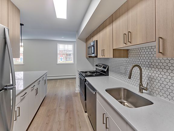 Modern backsplash