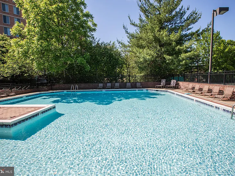 7500 Woodmont Ave #S1203 — Photo 2