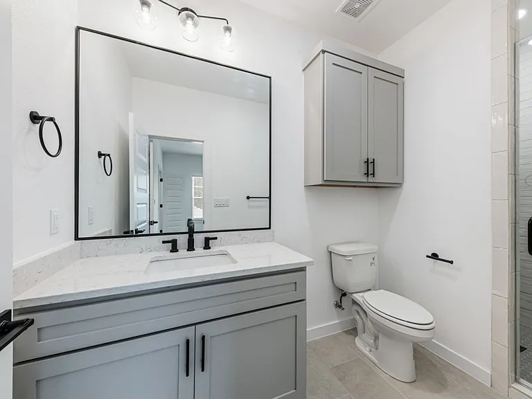 158 S Academy Ave — Photo 21