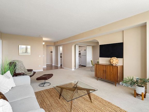 4th image of 250 Hammond Pond Pkwy APT 1514N