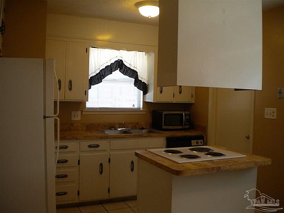 4th image of 3407 Green Briar Cir #A