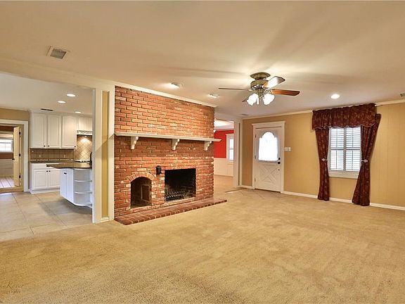 2nd image of 2918 Arrowhead Dr