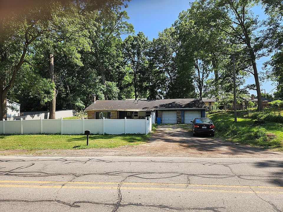 1st image of 2512 Lake St