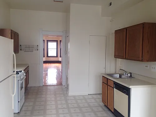 1020 W Wellington Ave #3 Photo 1