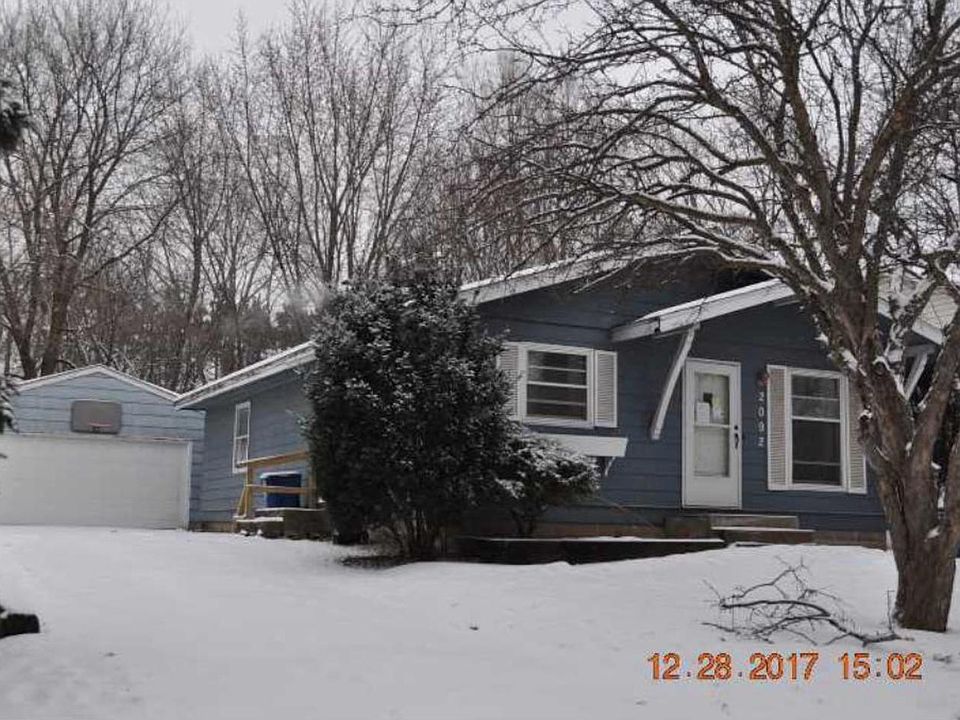 1st image of 2092 3rd St N