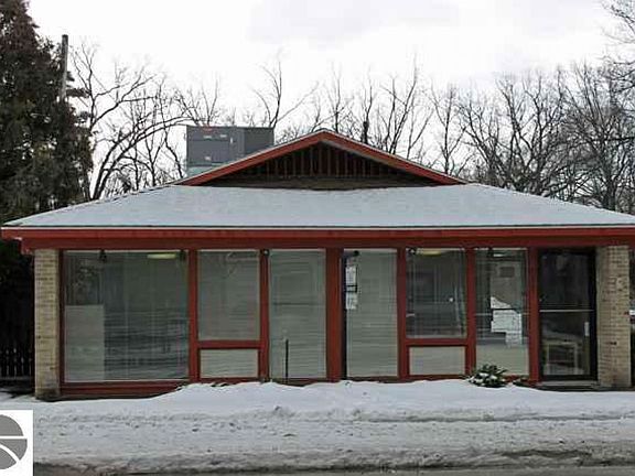 2nd image of 874 E Eighth St