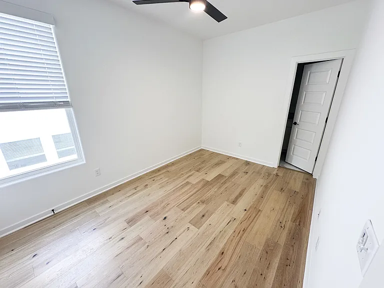 1278 W Hendrix St — Photo 12