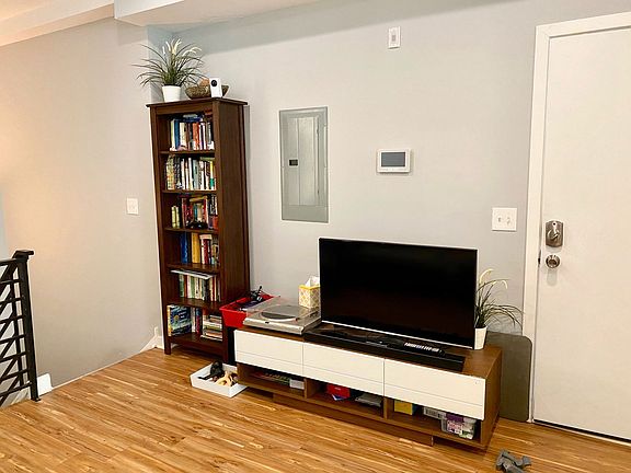 2nd image of 3815 Haverford Ave #1