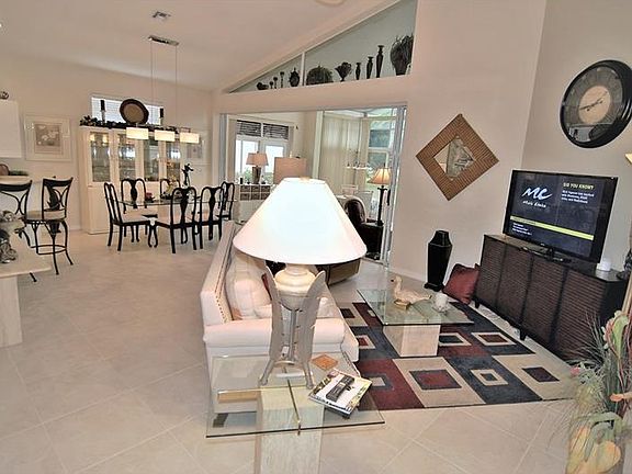 4th image of 10257 Arrowhead Dr