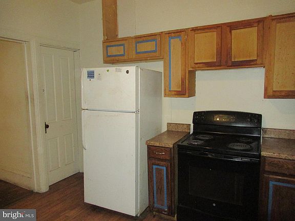 3rd image of 1525 Penn St