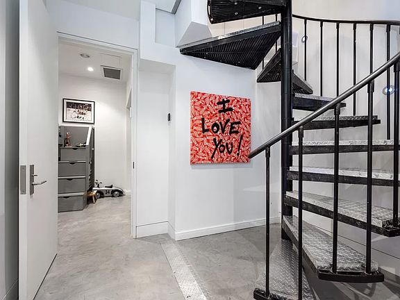 5th image of 306 Elizabeth St #Townhouse