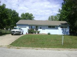 208 Pacific Dr, Belton, MO 64012