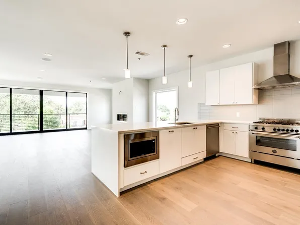 28 Village Ln Ste 200, Colleyville, TX 76034