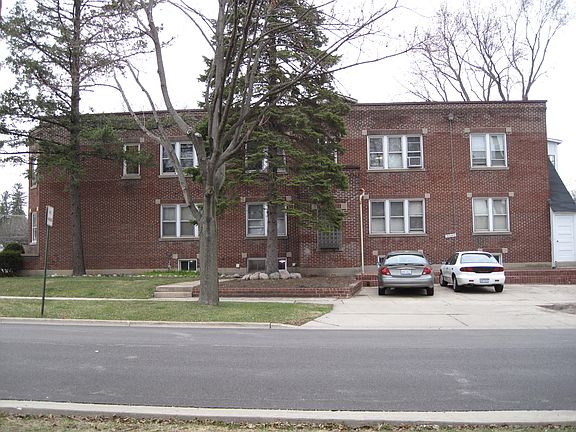 3rd image of 204 E Saint James St