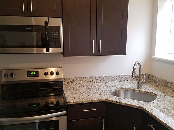 2nd image of 242 5th St #5