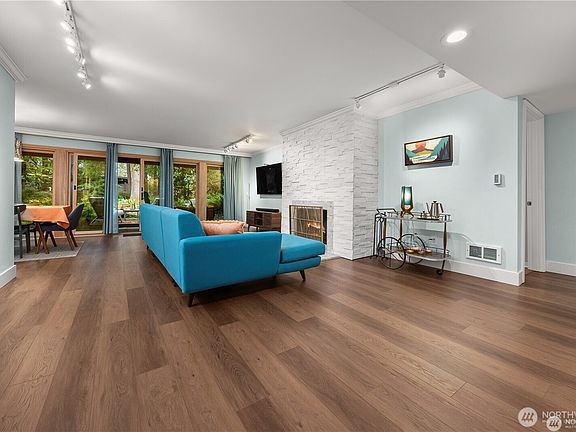 3rd image of 1524 NE 140th Street #D2