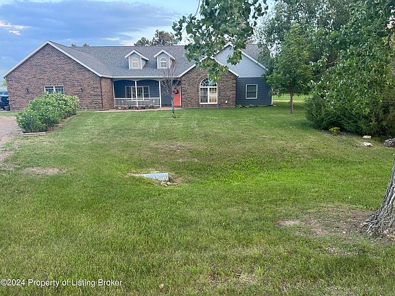 2nd image of 220 Lakeview Dr