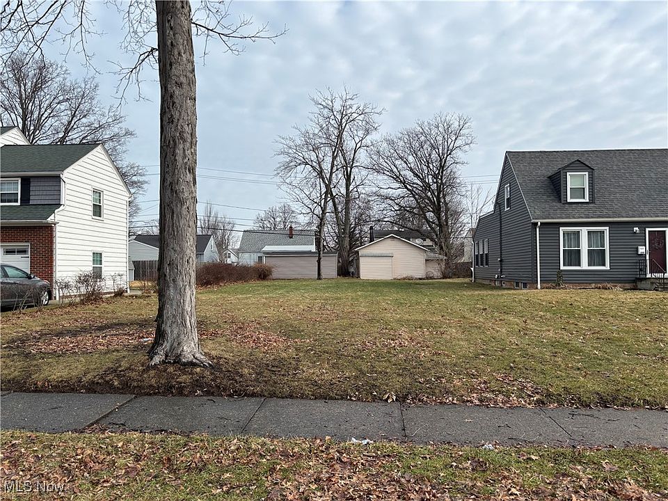 2nd image of E 293rd St