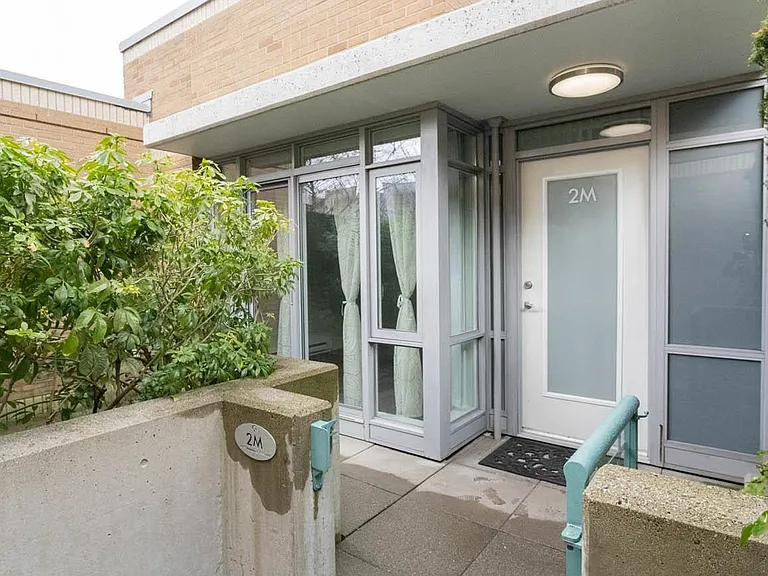 1033 Marinaside Cres #2M — Photo 24