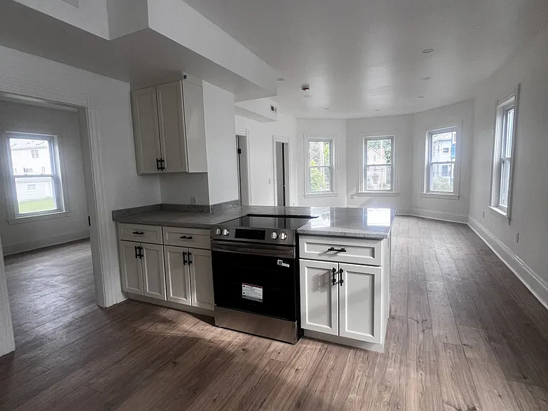 19 Reeves St #2 — Photo 3