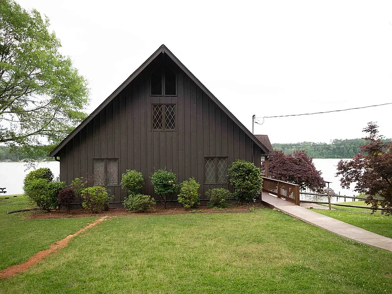 418 Riverton Dr — Photo 3
