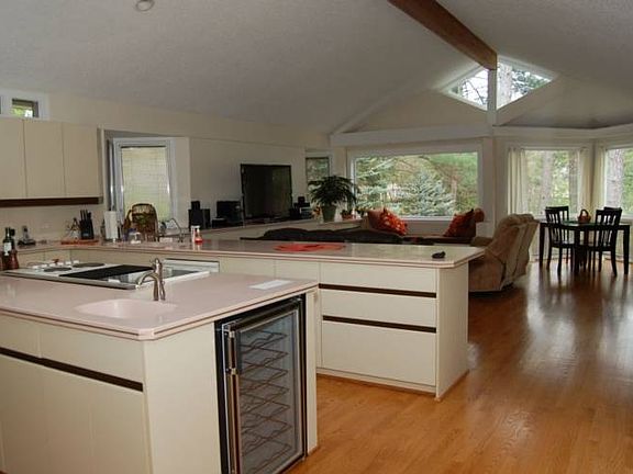Open area from the kitchen to the living room.