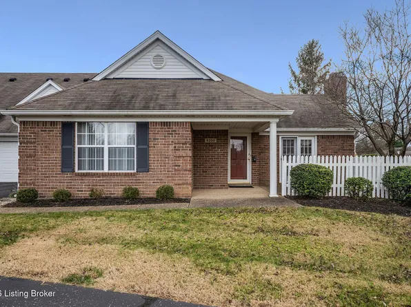 8200 Fox Hall Pl, Lyndon, KY 40242