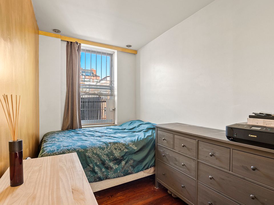 2nd image of 101 Thompson St APT 26
