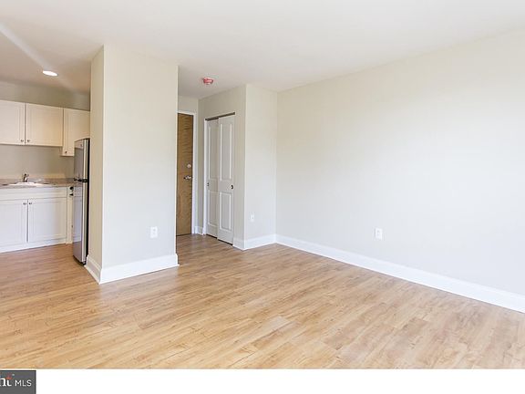 2nd image of 1114 Pine St APT 3R