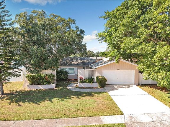 3rd image of 5820 Tanglewood Dr NE