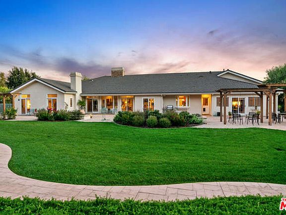 5th image of 525 Valley Vista Dr