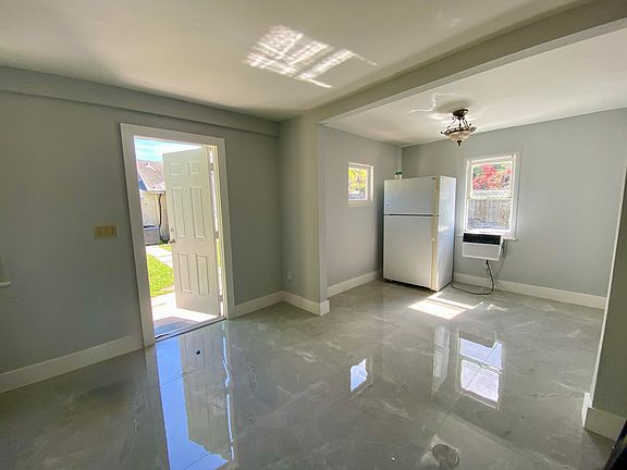 3rd image of 2231 Wilson St #2