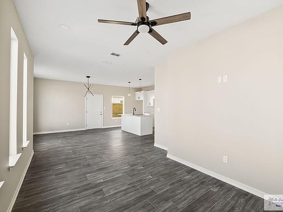 3rd image of 5701 Notre Dame Ave