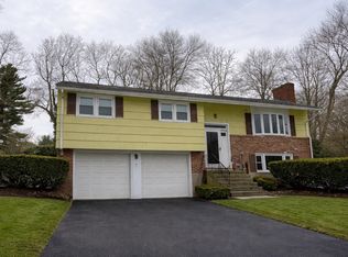 7 Lee St, Walpole, MA 02081