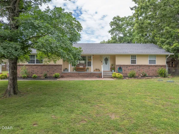 106 Sherwood Dr, Seneca, MO 64865