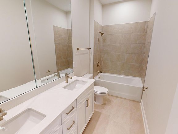 5th image of 71 PALOMAR Drive