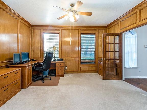 5th image of 16618 Saint Johns Wood Dr