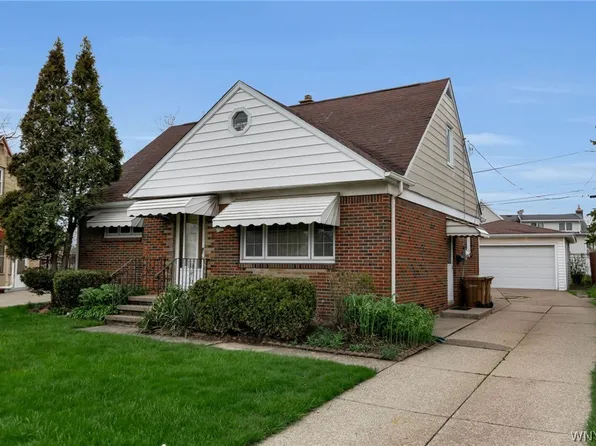 86 Laurentian Dr, Cheektowaga, NY 14225