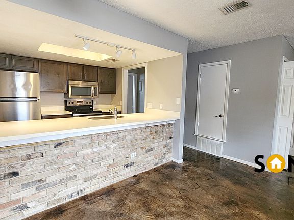 3rd image of 3418 Willowrun Dr APT 1