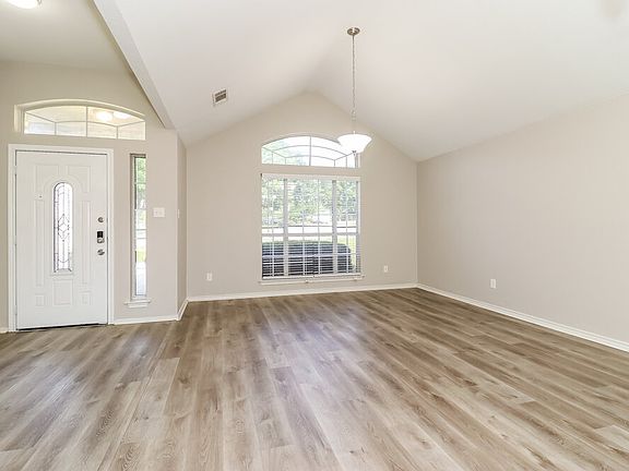 3rd image of 1040 The Meadows Pkwy