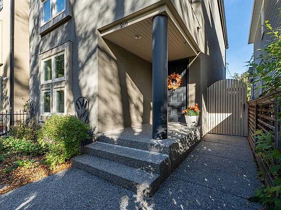 3rd image of 216 S 4th Ave NE