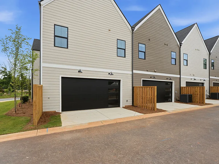331 Orchid St — Photo 28