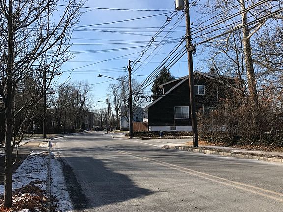 5th image of 48 Burnett Ave