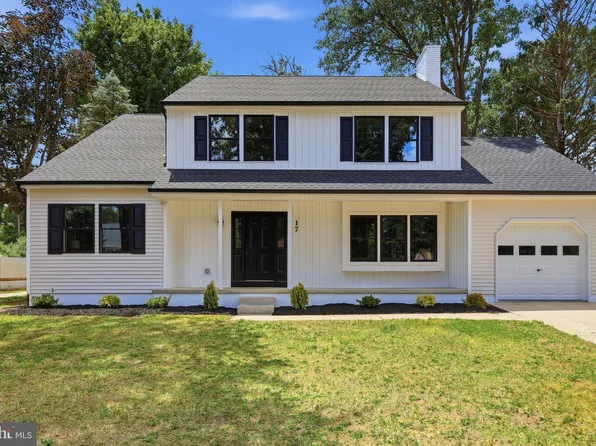 17 Crestwood Ave, Blackwood, NJ 08012
